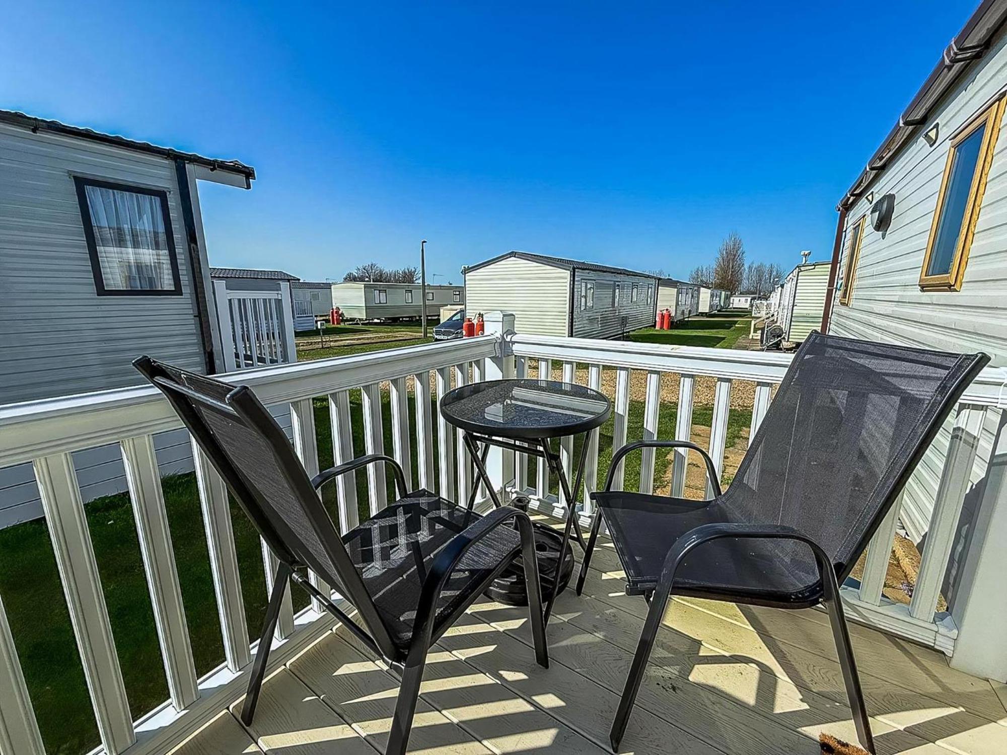 Homely Caravan At Manor Park, Nearby Hunstanton Beach In Norfolk Ref 23039T Extérieur photo